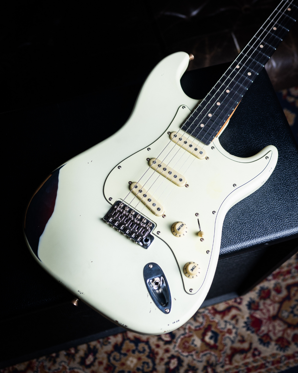 Nameless S-Class Limited Relic 330R - Rosewood Fingerboard - Bone White Over Solarburst